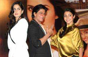 Shahrukh Khan praises Anushka Sharma, neglects Katrina Kaif!